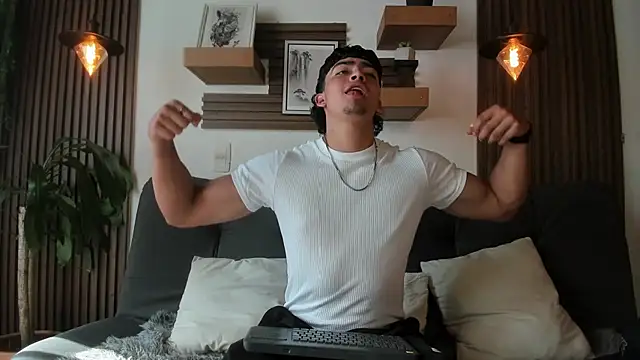 Snapshot of elliot_colton chatting on 03.10.26 elliot colton online show from 03.10.26