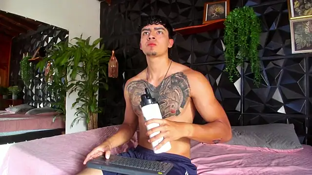 Snapshot of elliot_colton chatting on 03.16.26 elliot colton online show from 03.16.26