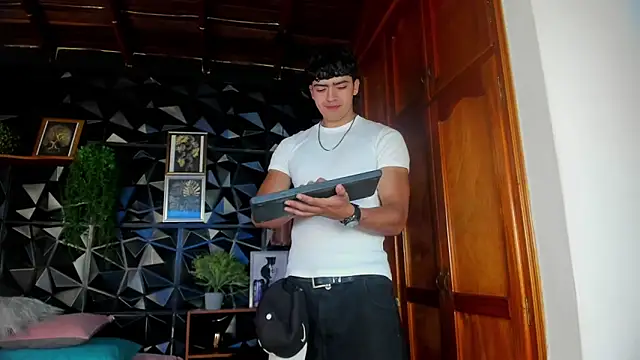 Snapshot of elliot_colton chatting on 03.29.26 elliot colton online show from 03.29.26