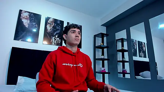 Snapshot of Alejo_Grey chatting on 01.14.26 Alejo Grey online show from 01.14.26