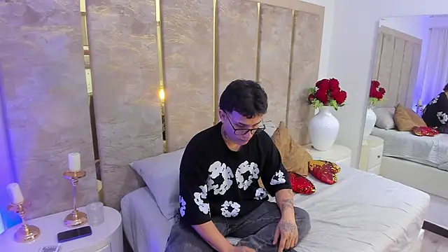 Snapshot of SamuParker chatting on 01.09.26 SamuParker online show from 01.09.26