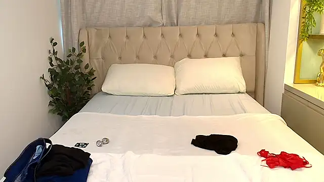 Maxine Spencer online show from 02.27.26