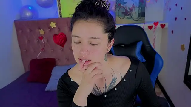 Snapshot of Harley_quinzell chatting on 02.23.26 Harley quinzell online show from 02.23.26