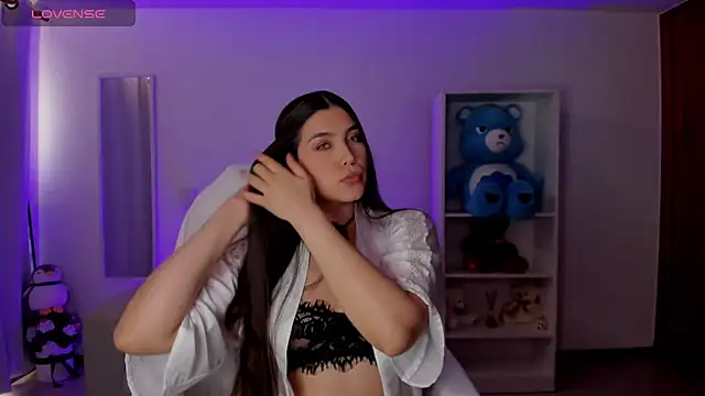 Snapshot of _wtdreamgirl chatting on 06.28.26 wtdreamgirl online show from 06.28.26