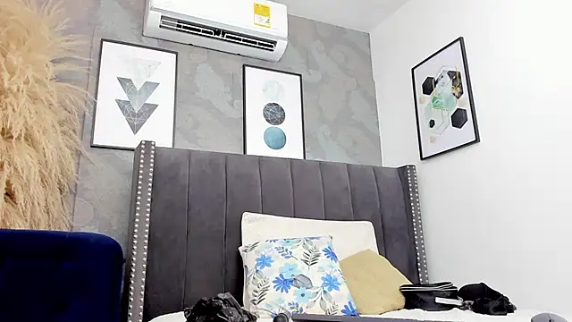 Anikka Albrite  online show from 01.16.26