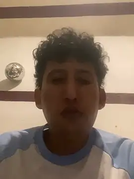 Snapshot of luis-pipo chatting on 01.12.26 luis-pipo online show from 01.12.26