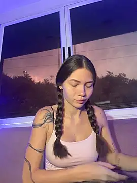 EmmaJhoons online show from 02.02.26