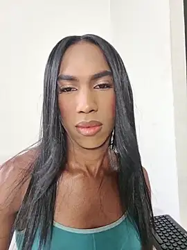 Snapshot of zarina_coleman chatting on 06.17.26 zarina coleman online show from 06.17.26