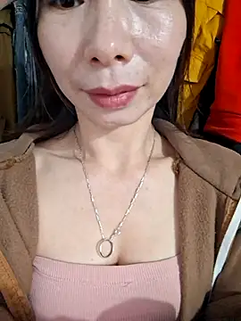 Snapshot of Adela-222 chatting on 01.15.26 Adela-222 online show from 01.15.26