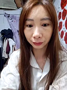 Snapshot of Adela-222 chatting on 03.19.26 Adela-222 online show from 03.19.26