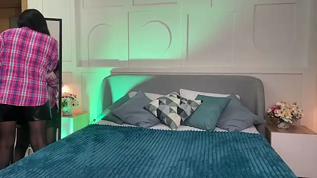  SilkyShadow  online show from 04.19.26