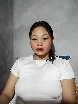 Snapshot of miray- chatting on 04.24.26 miray- online show from 04.24.26