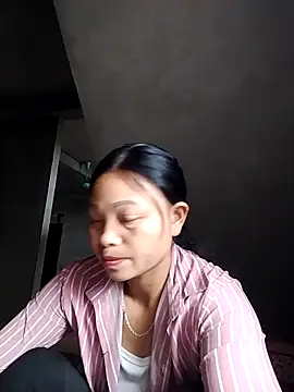 Snapshot of miray- chatting on 05.11.26 miray- online show from 05.11.26