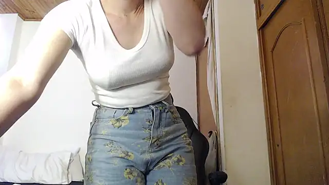 Snapshot of Shanel_Lozano chatting on 05.13.26 Shanel Lozano online show from 05.13.26