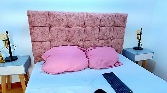 Snapshot of Veronica_Wins_ chatting on 01.11.26 Veronica Wins online show from 01.11.26