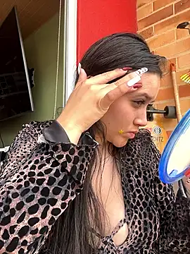 Veronica Wins  online show from 03.19.26