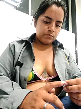 Isabel 3 online show from 04.14.26