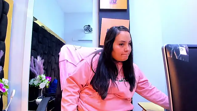 MiaRouss69 online show from 06.21.26