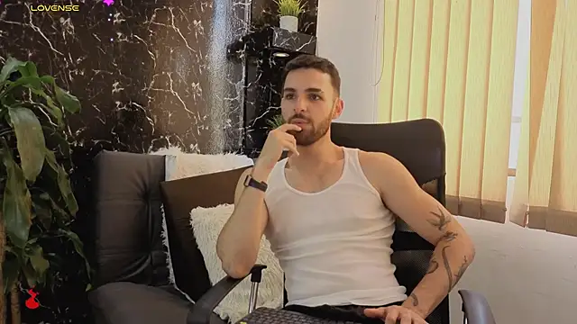 Snapshot of Apolo_lux1 chatting on 01.09.26 Apolo lux1 online show from 01.09.26