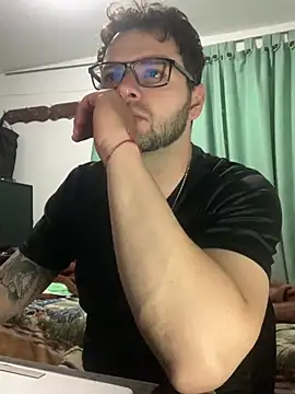 Snapshot of Baphomet212341 chatting on 07.21.26 Baphomet212341 online show from 07.21.26