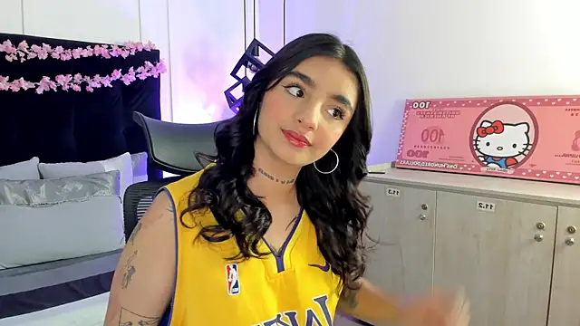 Abriil cutee online show from 04.05.26