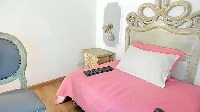 paulina lux online show from 04.18.26