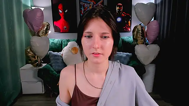 Snapshot of KikaOsterman chatting on 02.19.26 KikaOsterman online show from 02.19.26