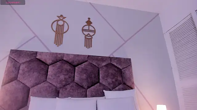 emily nova  online show from 04.05.26