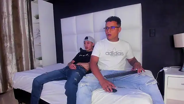 Snapshot of Alejandro_Tom chatting on 01.11.26 Alejandro Tom online show from 01.11.26