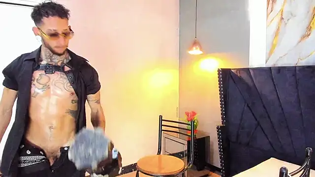 Snapshot of axel_valtier chatting on 01.13.26 axel valtier online show from 01.13.26