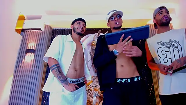 Snapshot of The_Gods_In_Diamonds chatting on 02.10.26 The Gods In Diamonds online show from 02.10.26