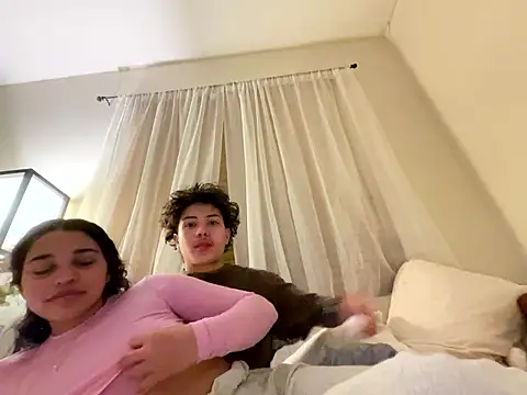 Snapshot of troublexxtemptation chatting on 01.10.26 troublexxtemptation online show from 01.10.26