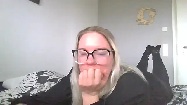 MinchenBienchen98 online show from 02.11.26