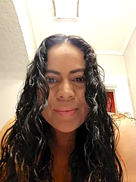 Snapshot of _Zhamira chatting on 02.26.26 Zhamira online show from 02.26.26