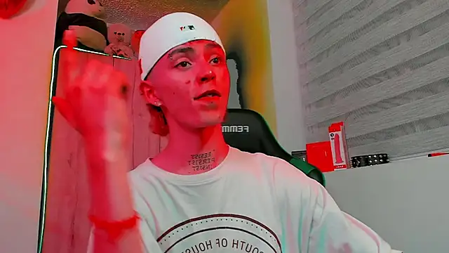 Snapshot of Maiky_Cooper01 chatting on 01.15.26 Maiky Cooper01 online show from 01.15.26