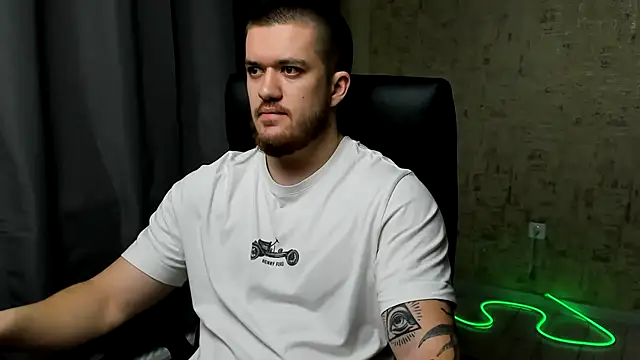 Snapshot of Well_boy chatting on 01.13.26 Well boy online show from 01.13.26