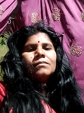 Hot di97 online show from 02.22.26