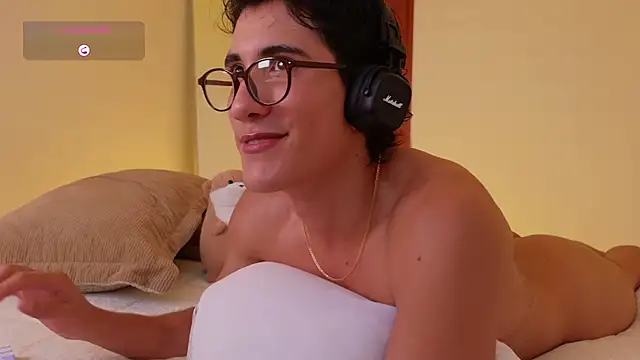 Snapshot of emilio_rivs chatting on 02.25.26 emilio rivs online show from 02.25.26