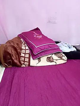 Phoebe-e online show from 04.06.26