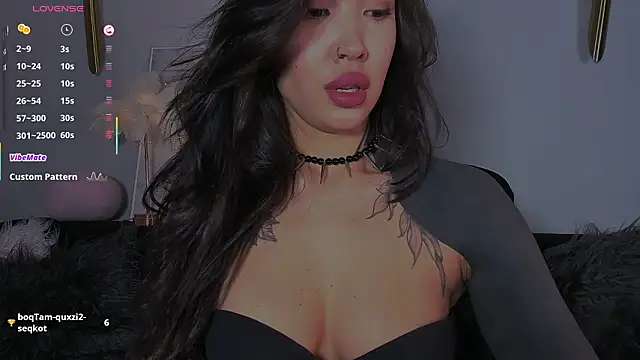 Snapshot of your_asian_dream chatting on 02.15.26 your asian dream online show from 02.15.26