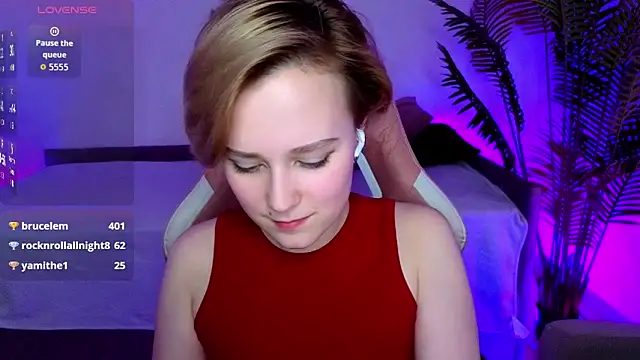 Snapshot of Ellie_Heavenly chatting on 02.01.26 Ellie Heavenly online show from 02.01.26