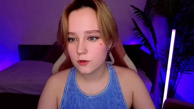 Snapshot of Ellie_Heavenly chatting on 02.12.26 Ellie Heavenly online show from 02.12.26