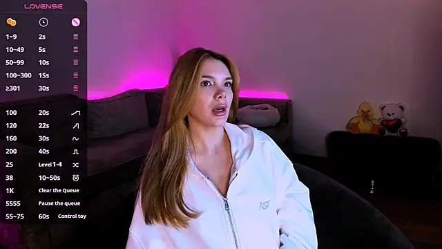 Snapshot of LEANALIES chatting on 03.02.26 LEANALIES online show from 03.02.26