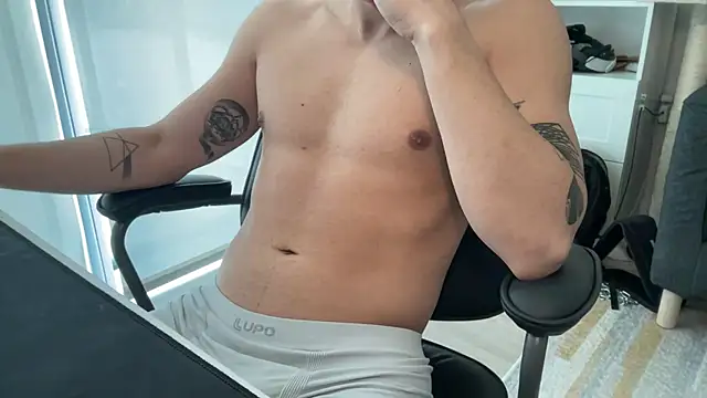 Snapshot of lukshof chatting on 02.06.26 lukshof online show from 02.06.26