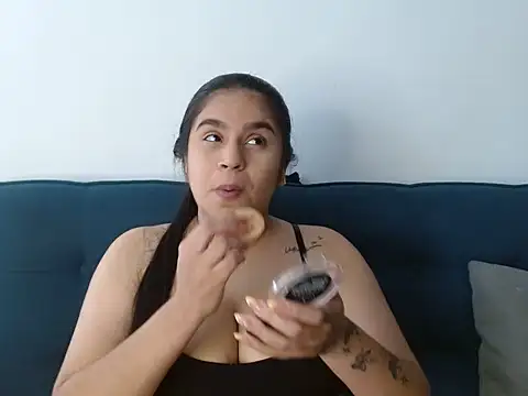 Snapshot of maite_saens1 chatting on 05.20.26 maite saens1 online show from 05.20.26