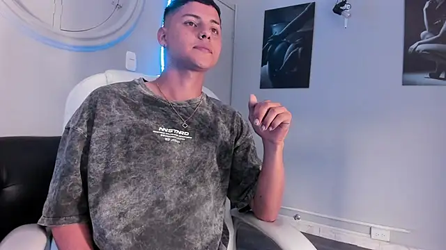 Snapshot of Liam9_ chatting on 01.15.26 Liam9 online show from 01.15.26