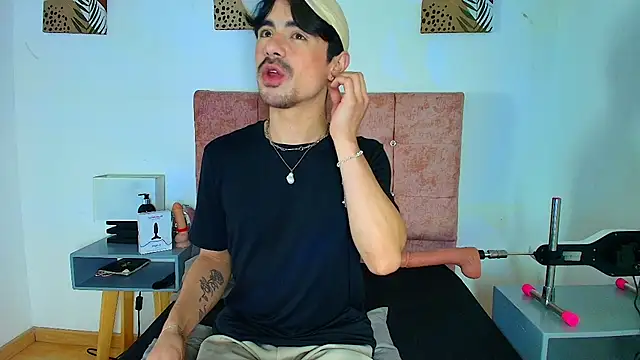 Snapshot of Ethan_Briggs_ chatting on 02.06.26 Ethan Briggs online show from 02.06.26