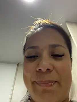 Pretty  Milf online show from 03.31.26