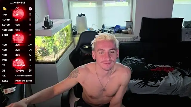 Rayzel White online show from 04.25.26