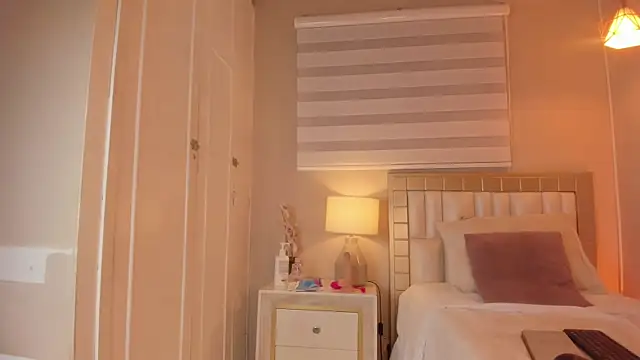 isabela  x online show from 04.08.26